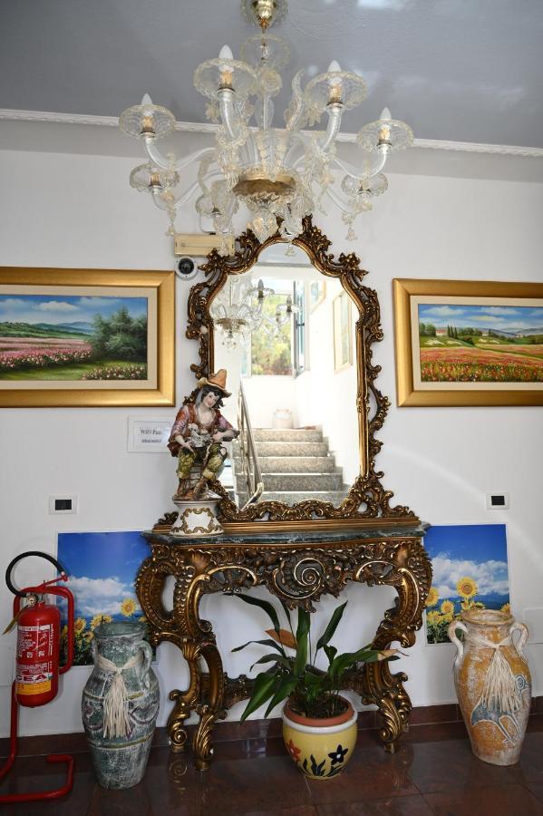 Aparthotel Shkodra Durrës Exteriör bild