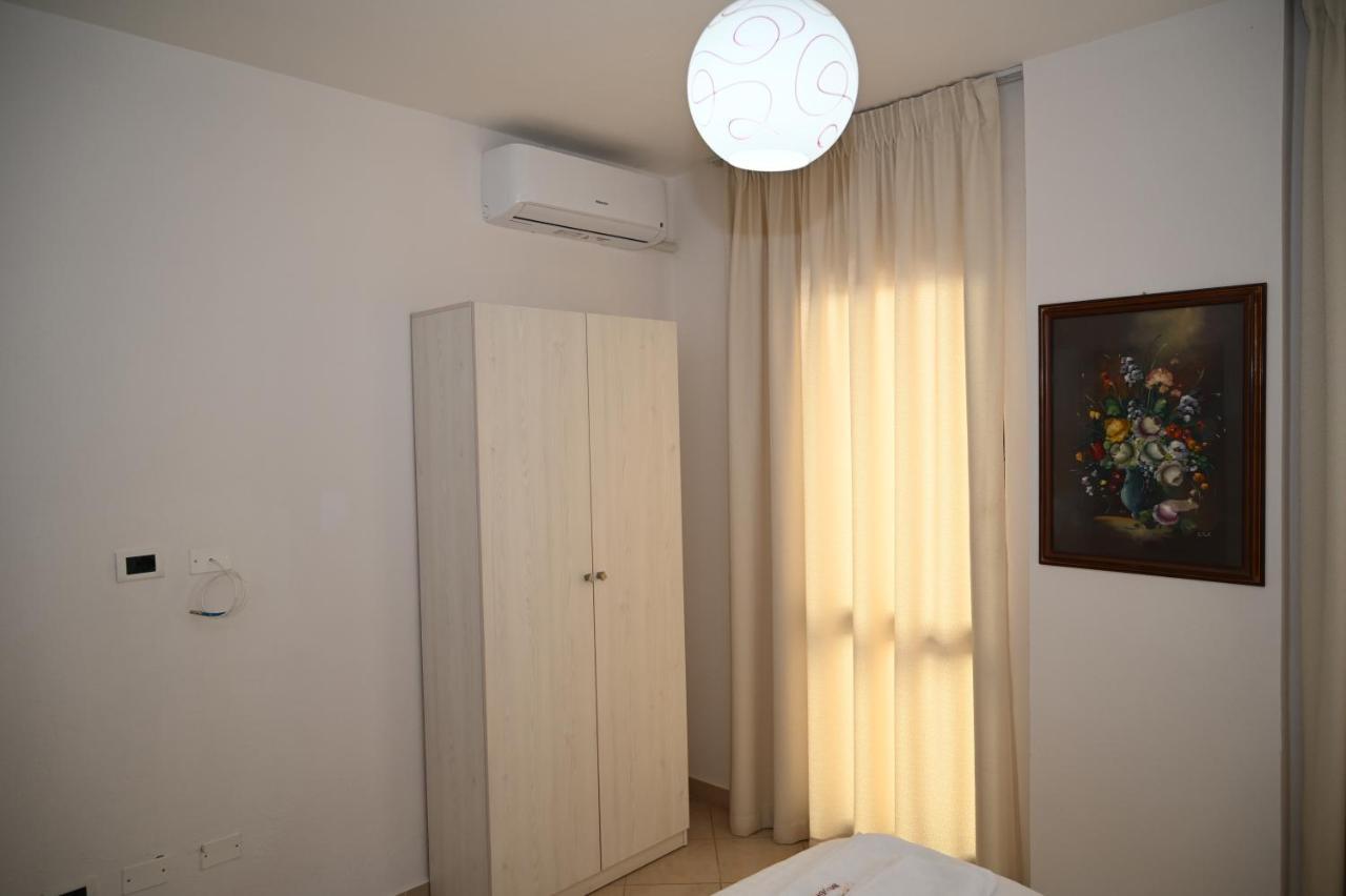 Aparthotel Shkodra Durrës Exteriör bild
