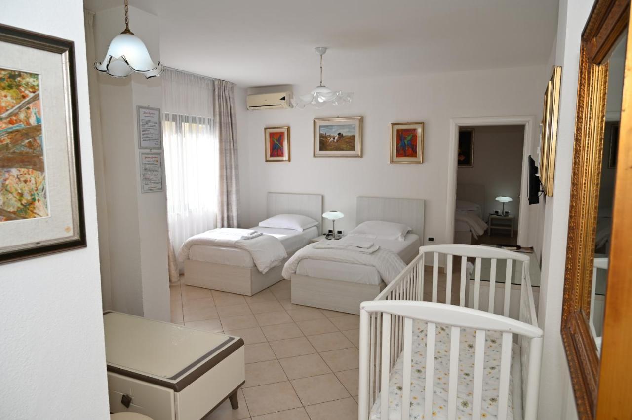 Aparthotel Shkodra Durrës Exteriör bild