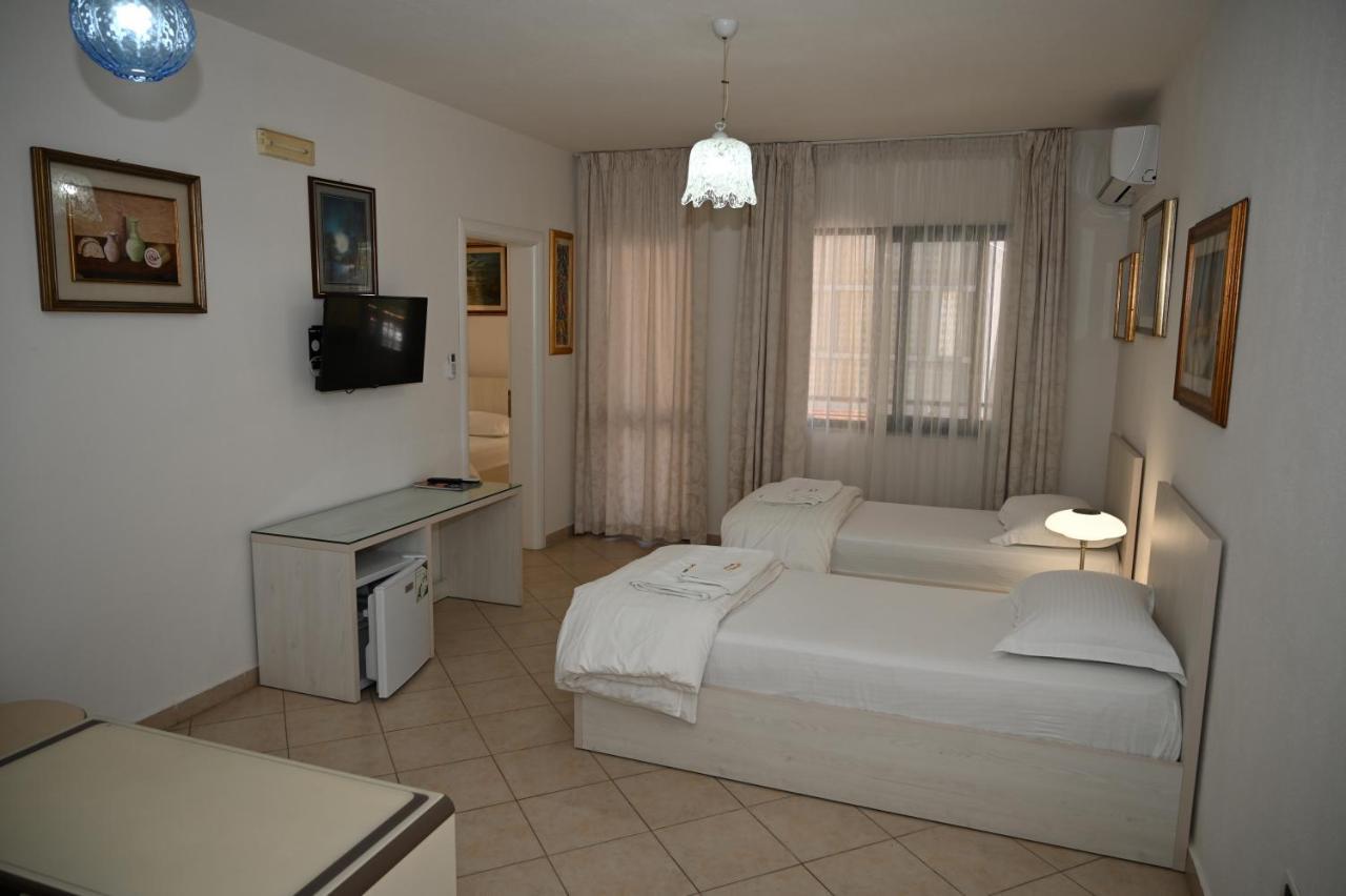 Aparthotel Shkodra Durrës Exteriör bild