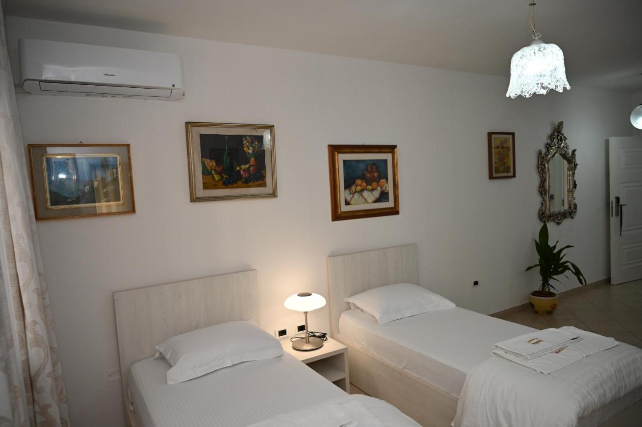 Aparthotel Shkodra Durrës Exteriör bild