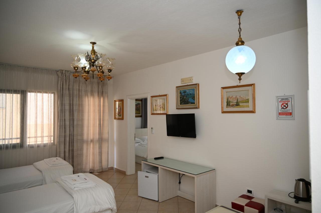 Aparthotel Shkodra Durrës Exteriör bild