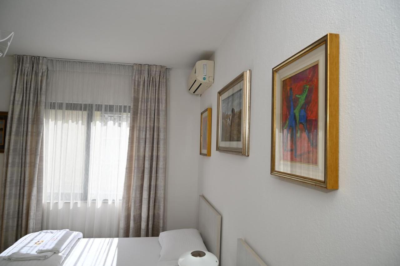 Aparthotel Shkodra Durrës Exteriör bild
