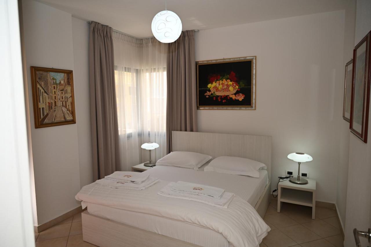 Aparthotel Shkodra Durrës Exteriör bild