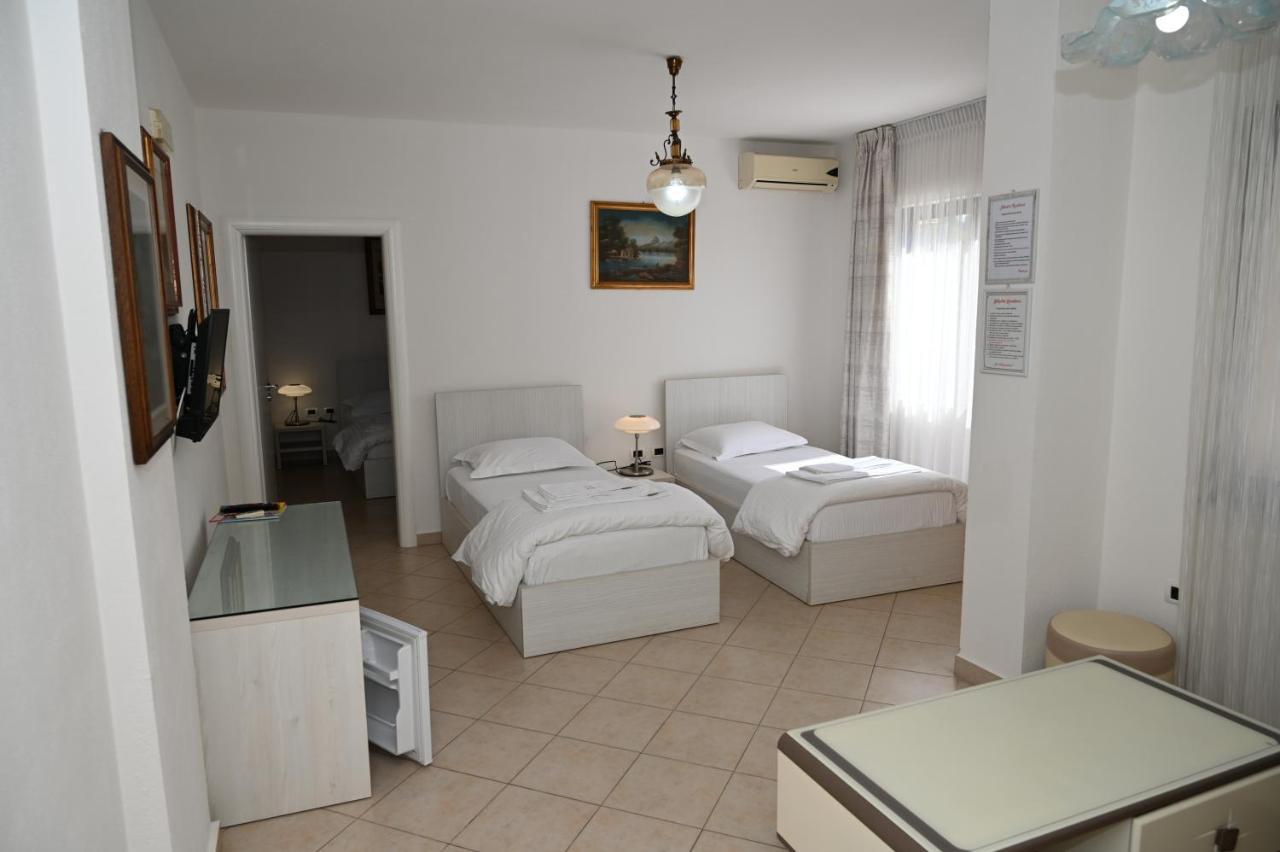 Aparthotel Shkodra Durrës Exteriör bild