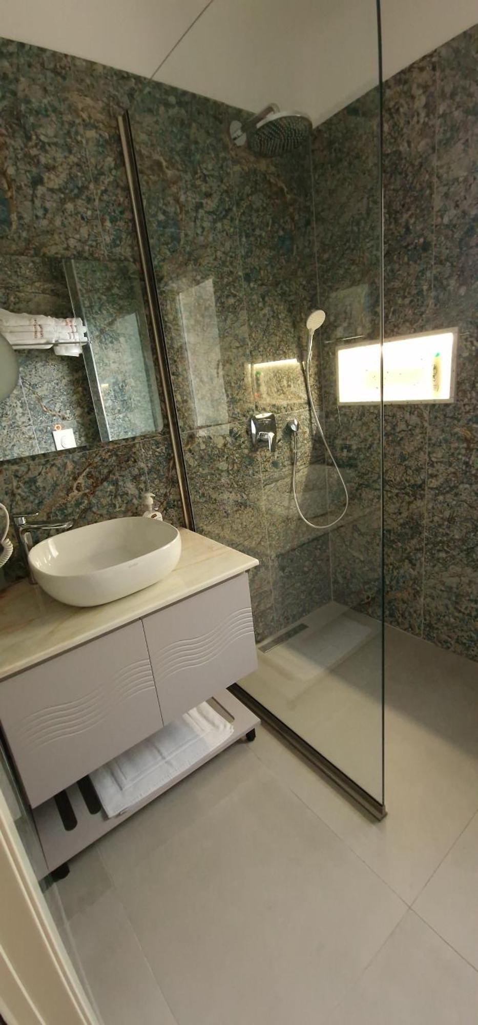 Aparthotel Shkodra Durrës Exteriör bild