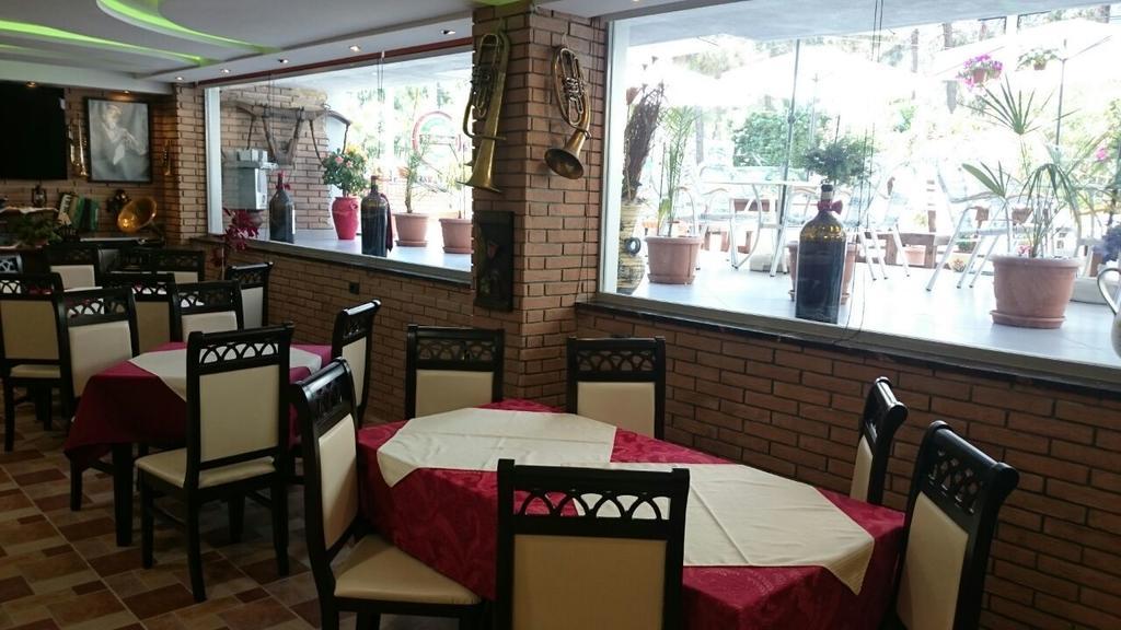 Aparthotel Shkodra Durrës Exteriör bild