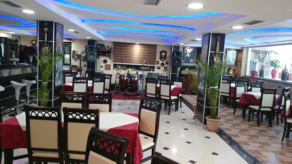 Aparthotel Shkodra Durrës Exteriör bild