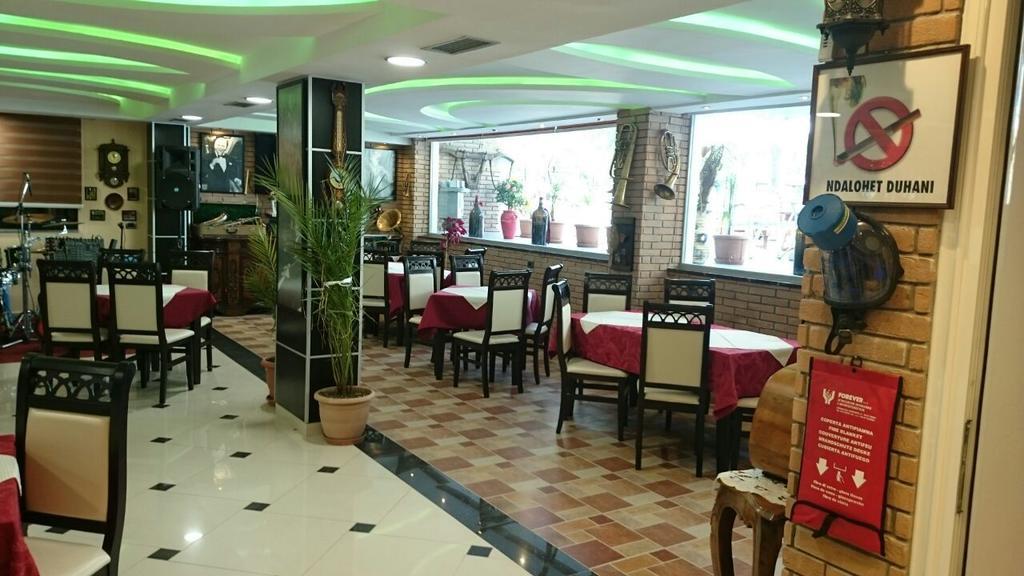Aparthotel Shkodra Durrës Exteriör bild