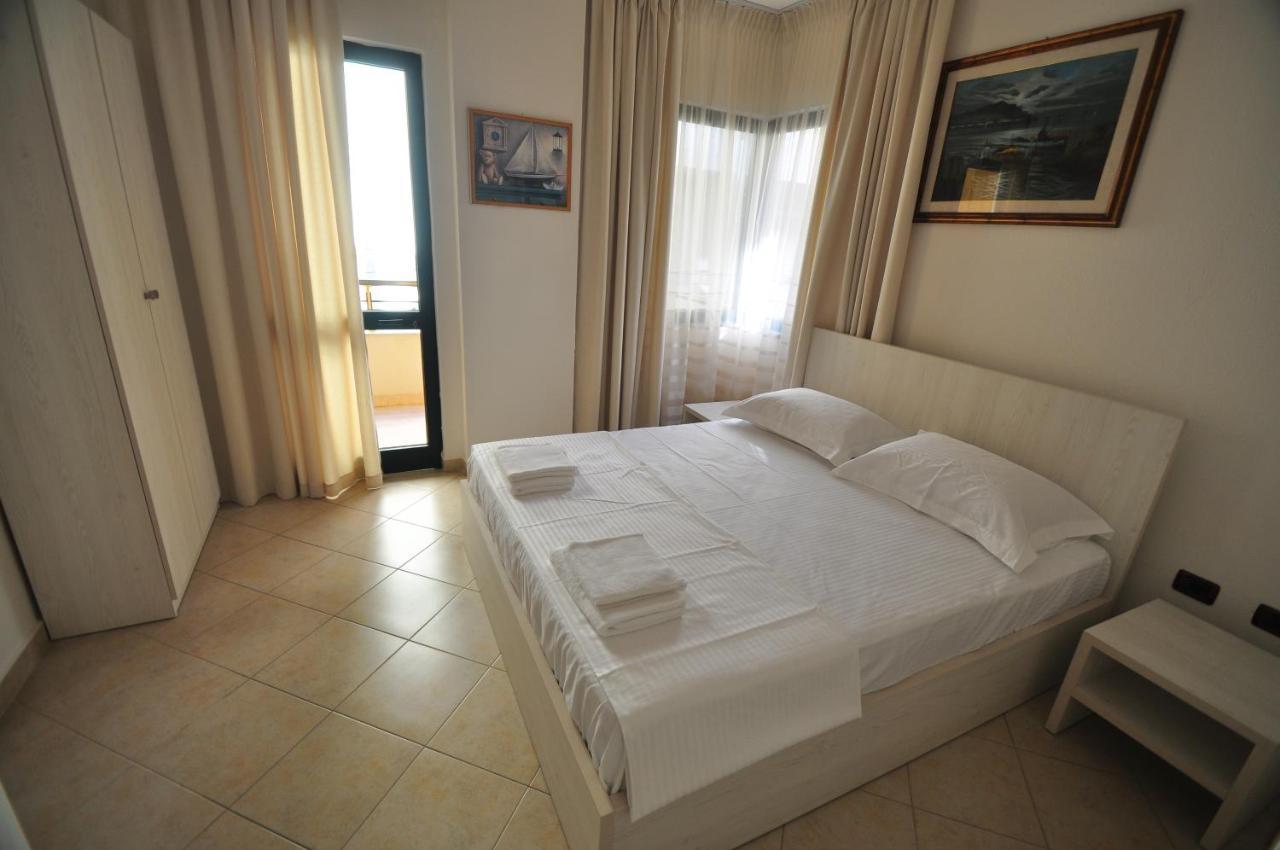 Aparthotel Shkodra Durrës Exteriör bild