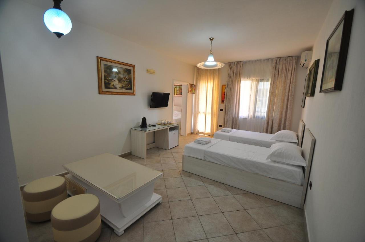 Aparthotel Shkodra Durrës Exteriör bild