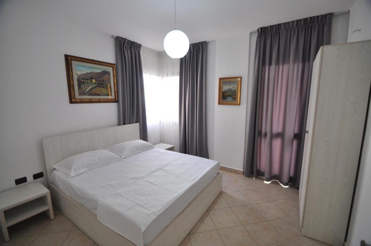 Aparthotel Shkodra Durrës Exteriör bild