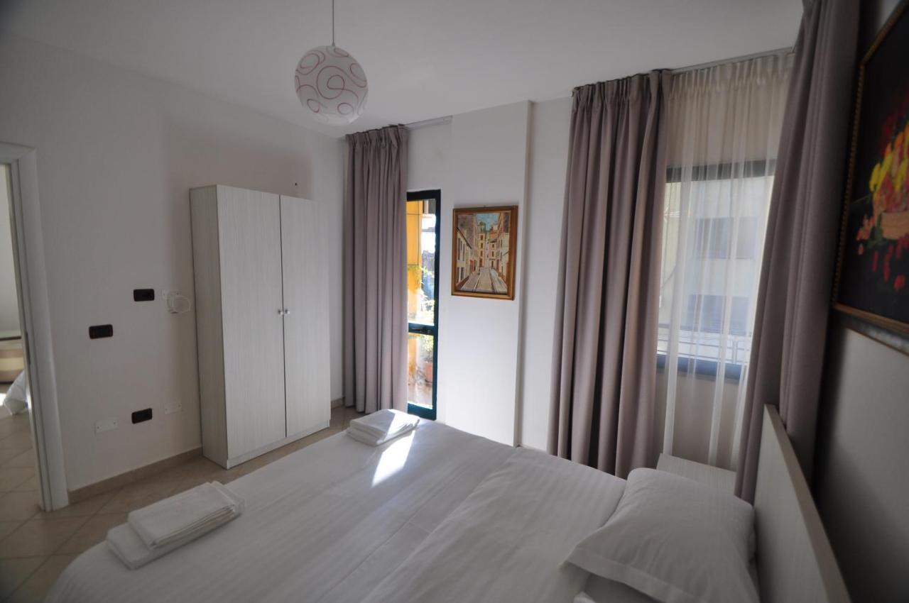 Aparthotel Shkodra Durrës Exteriör bild
