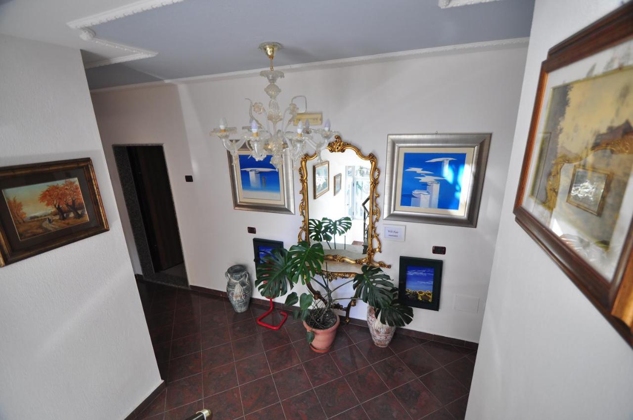 Aparthotel Shkodra Durrës Exteriör bild