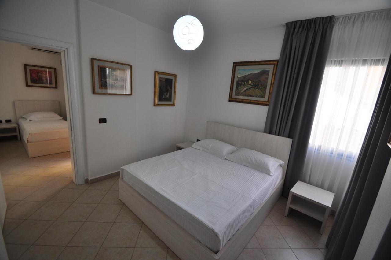 Aparthotel Shkodra Durrës Exteriör bild