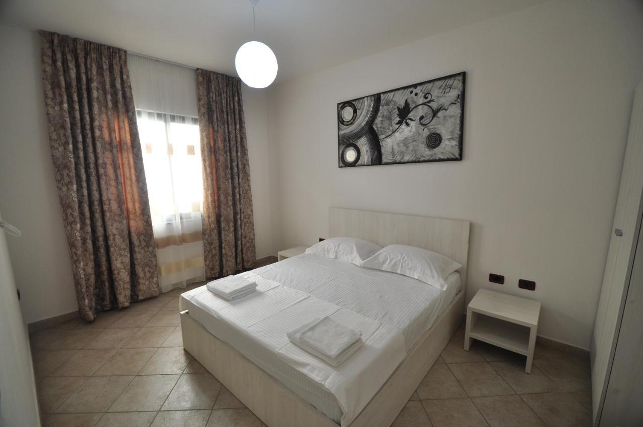 Aparthotel Shkodra Durrës Exteriör bild