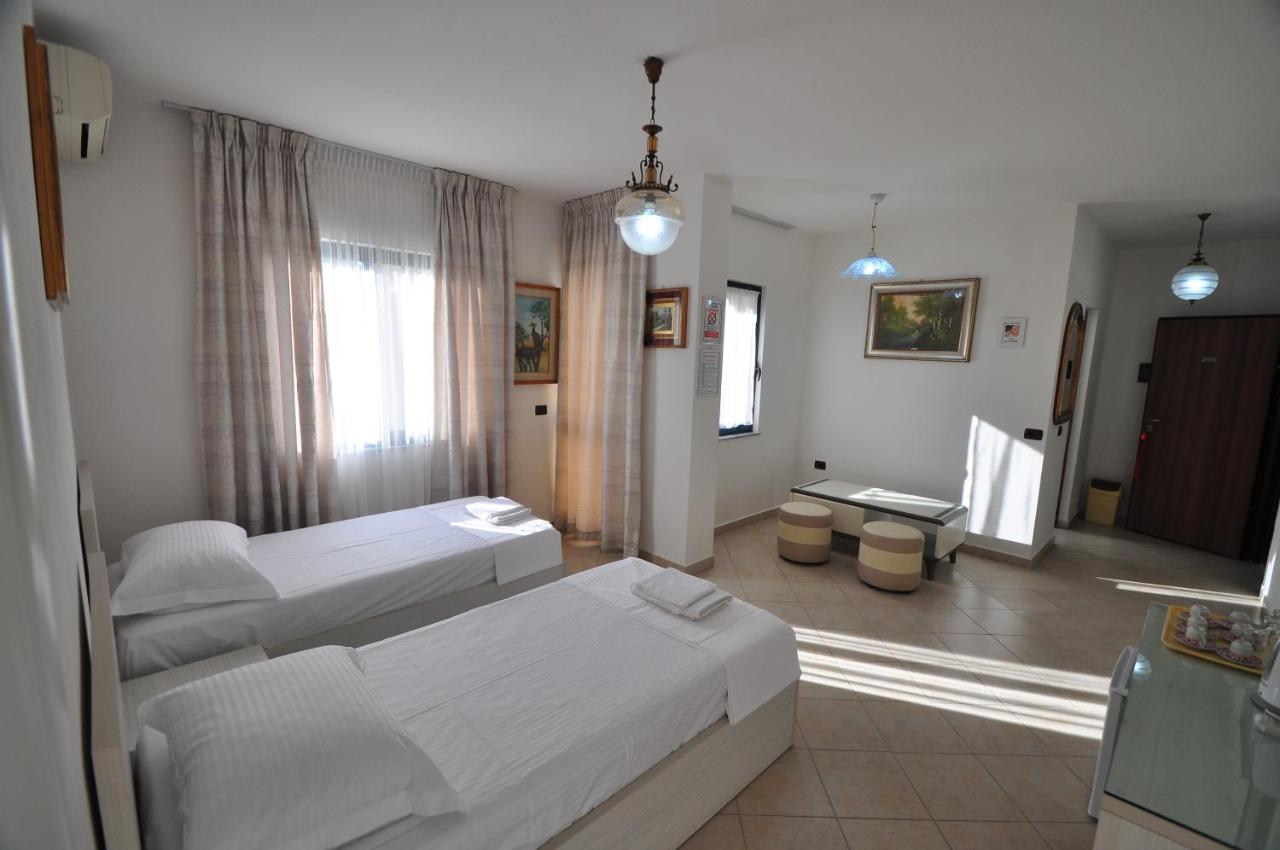 Aparthotel Shkodra Durrës Exteriör bild